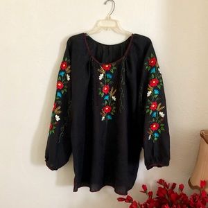 🌺HOST PICK🌺Ukrainian vyshyvanka embroidered top